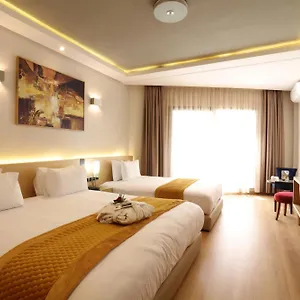 Silver & Hotel